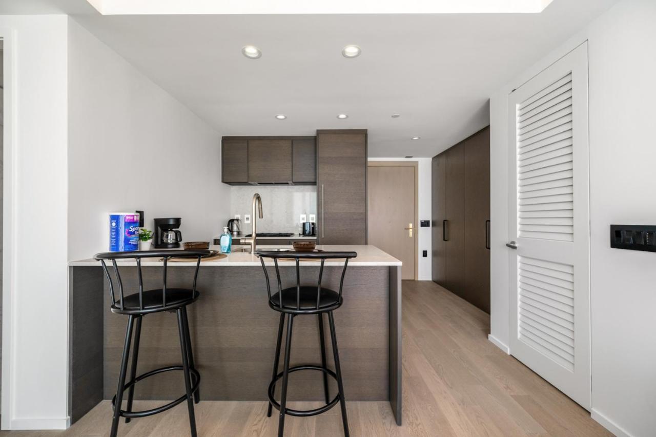 Chic Urban Stylish 1Br Condo In Dt Vancouver Exterior photo